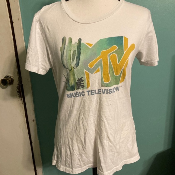 MTV Tops - MTV shirt